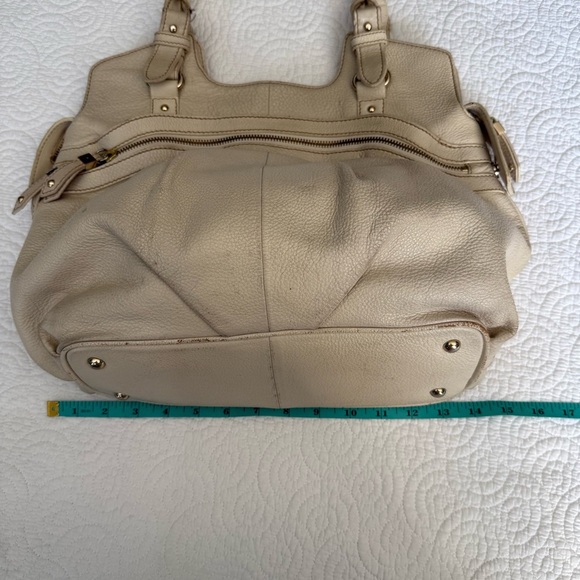 Maxx New York Cream Shoulder Bag - Picture 12 of 13